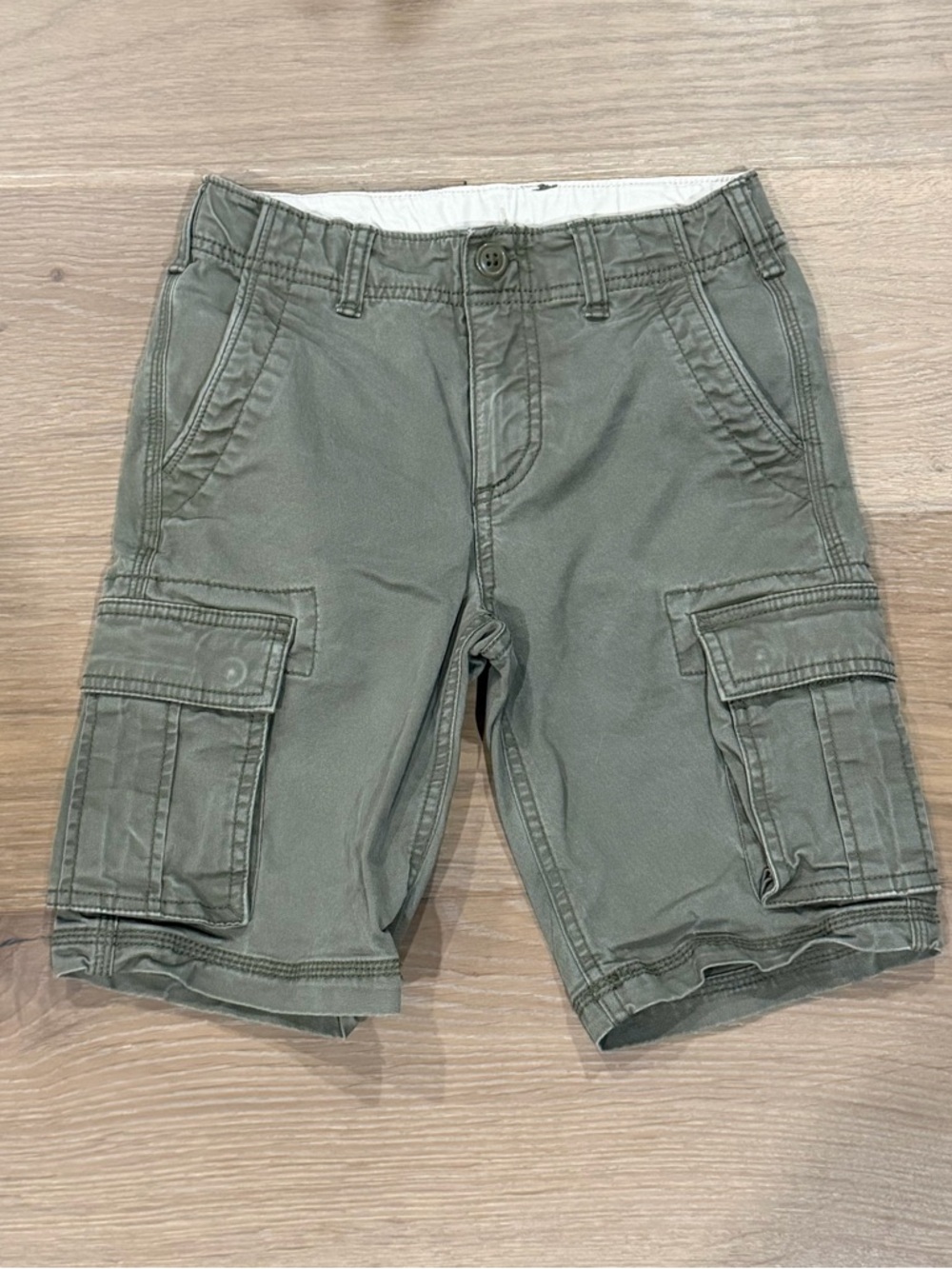Gap boys cotton cargo shorts, army green, size 8